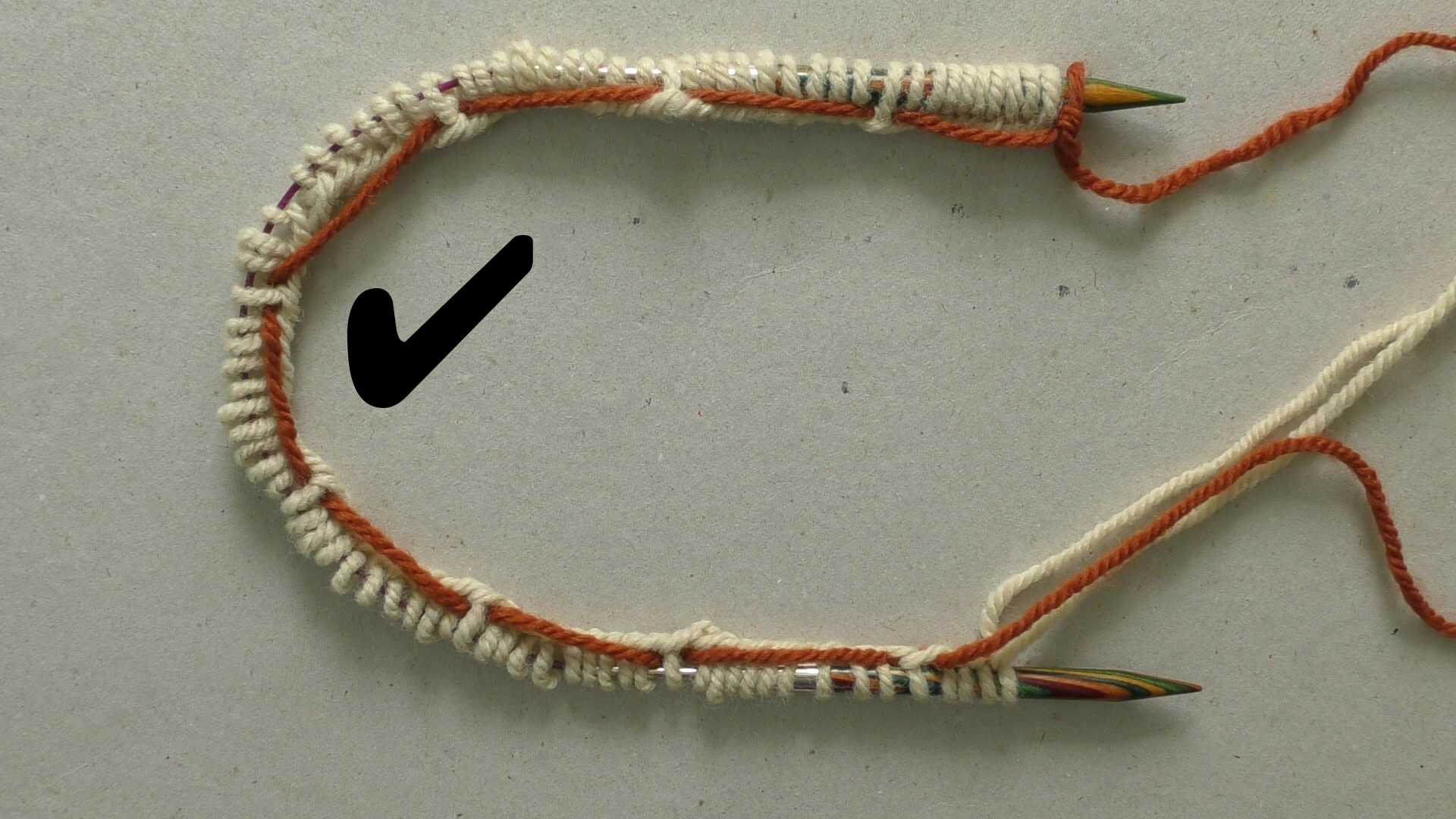 Marker thread for counting caston stitches and joining in the round